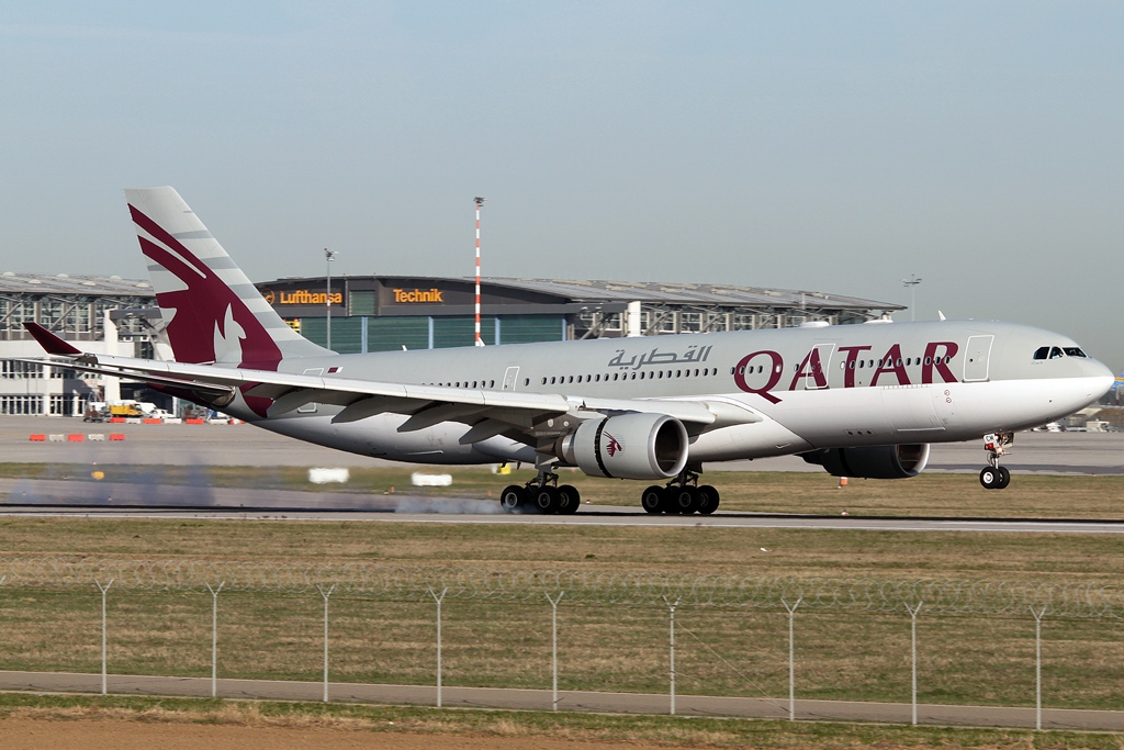 Qatar Airways Airbus A330-202 <br />A7-ACM