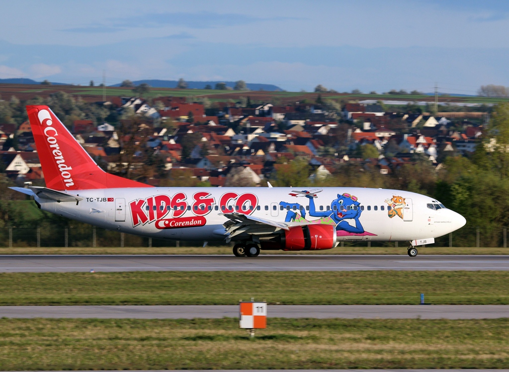 TC-TJB Boeing 737-3Q8 Corendon Airlines.JPG