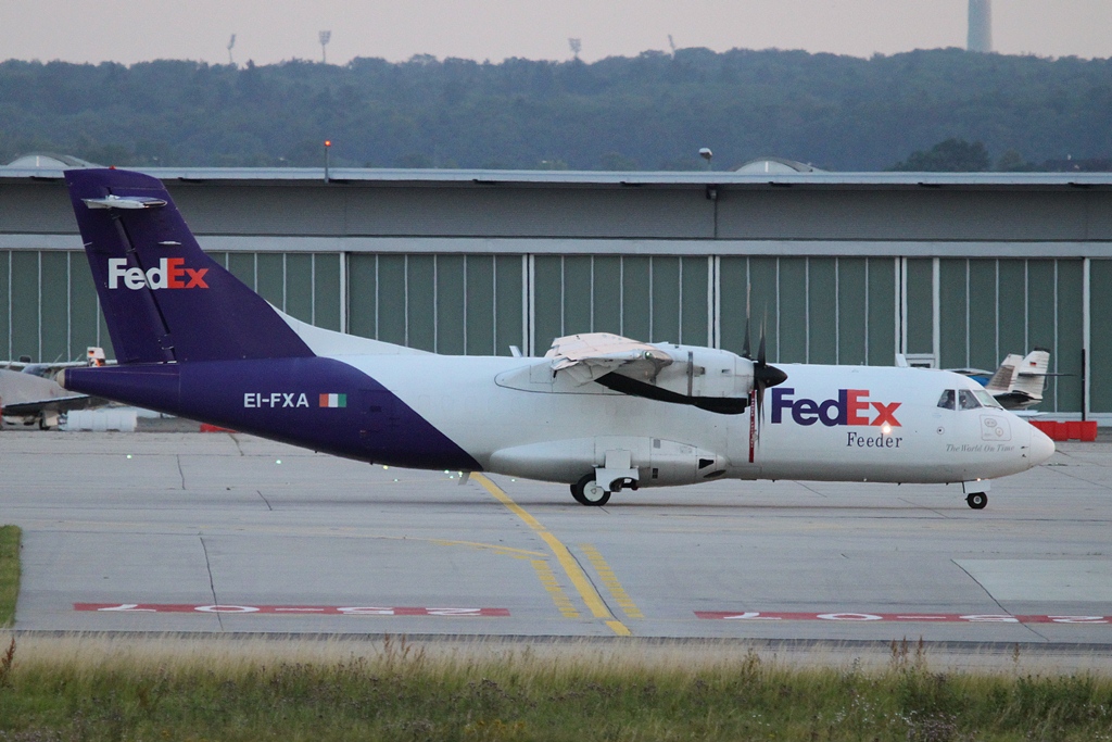 FedEx (Air Contractors) Aerospatiale ATR-42-320 EI-FXA