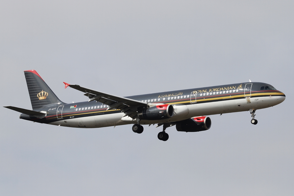 JY-AYT  Airbus A321-231  Royal Jordanian.JPG