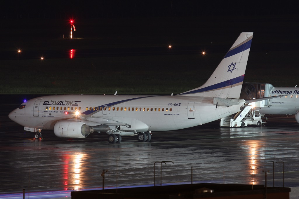 4K-EKE Boeing 737-700 Diversion MUC.