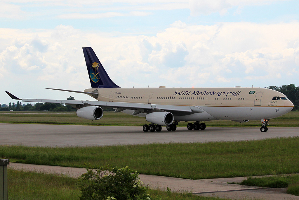 Saudi Arabian Royal Flight Airbus A340-213X HZ-HMS2