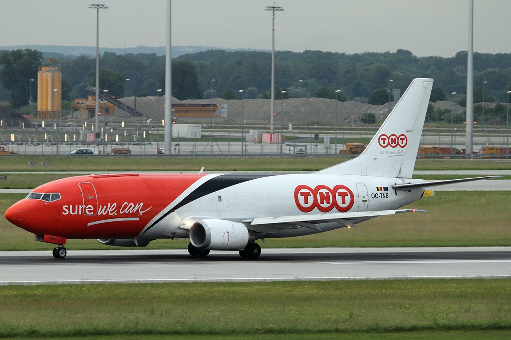 TNT Boeing 737-3T0(SF) OO-TNB