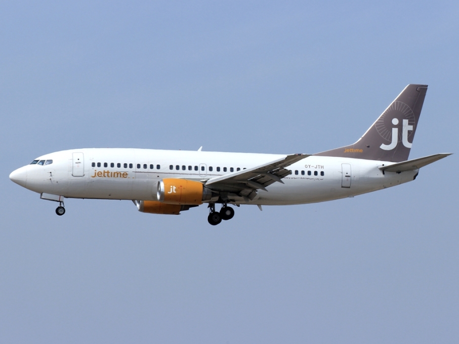 OY-JTH Jettime Boeing 737-3Y0(QC)