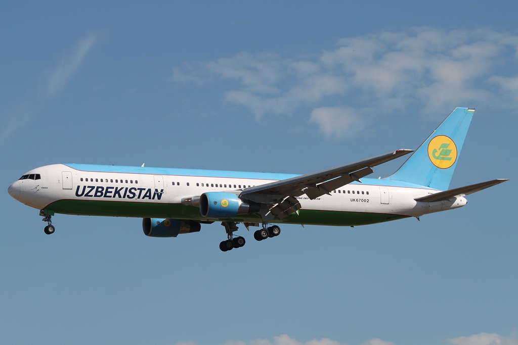 Uzbekistan Airways Boeing 767-33P(ER) UK-67002