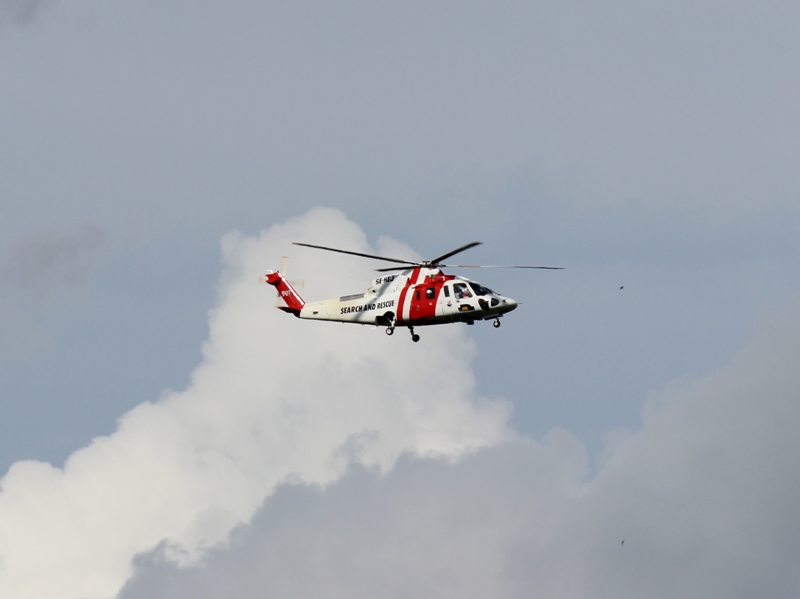 und nochn schöner Cost Guard heli schwebte ein